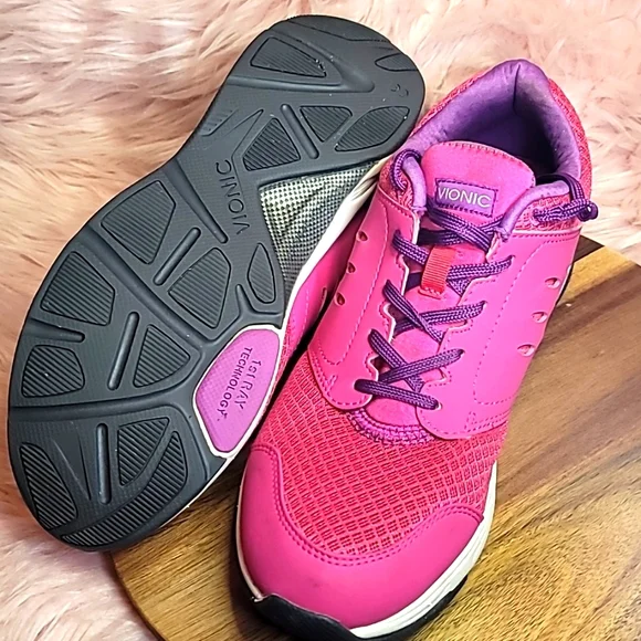 Vionic Venture Sneakers - Picture 1 of 5